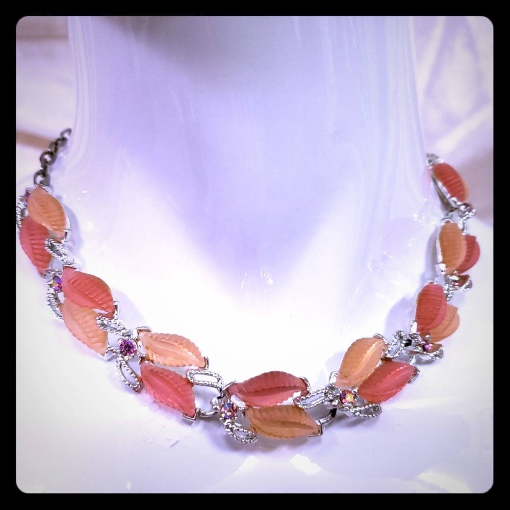 1950 glass necklace